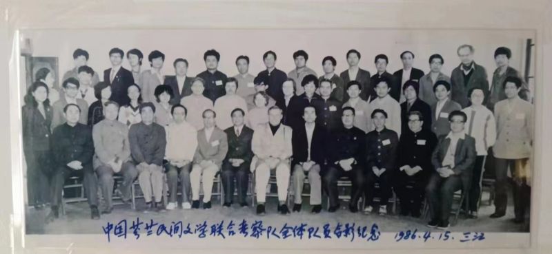 1986年，祁连休（左一）参加中国与芬兰民间文学联合调查.jpg